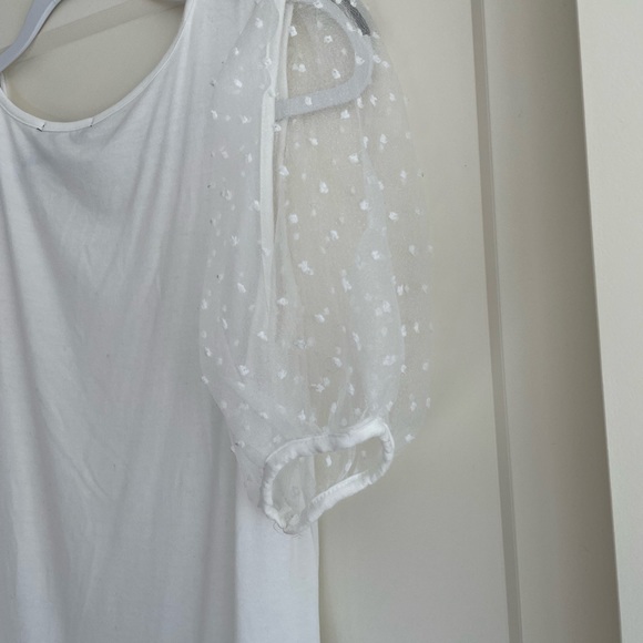 White puff sleeved blouse, size Medium. - Picture 4 of 5